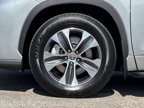 Certified 2025 Toyota Highlander XLE AWD/4WD image 27