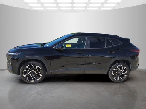 Used 2025 Chevrolet Trax RS w/ Driver Confidence Package FWD image 4