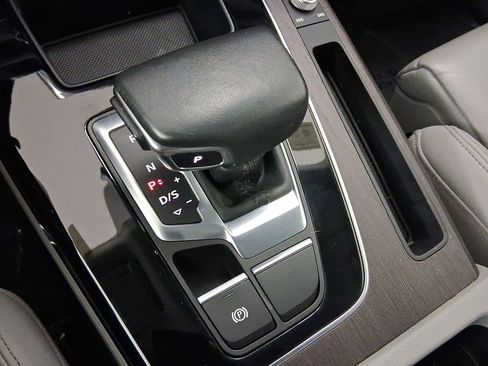 Used 2022 Audi Q5 e Premium w/ Convenience Package image 15