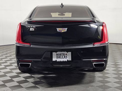 Used 2018 Cadillac XTS Luxury FWD image 2