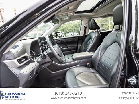 Used 2023 Toyota Highlander XLE AWD/4WD image 22