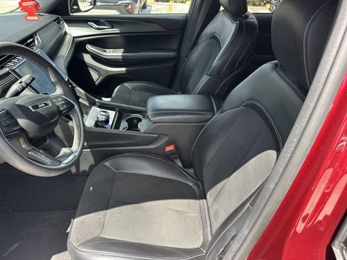 Used 2024 Jeep Grand Cherokee Altitude AWD/4WD image 11