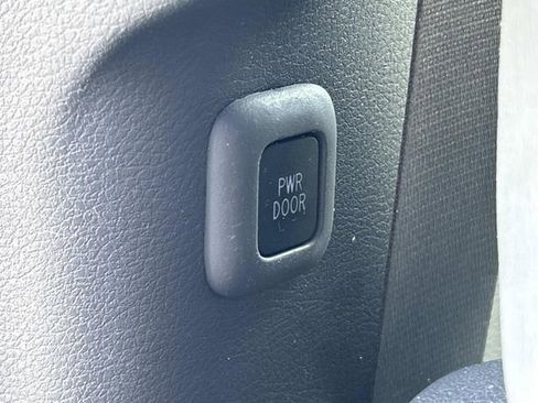 Used 2021 Toyota Sienna XLE w/ XLE Plus Package AWD/4WD image 19