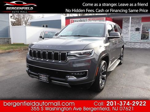 Used 2024 Jeep Wagoneer Series III image 1