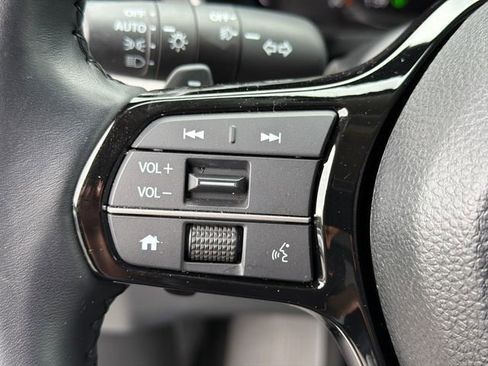 Used 2025 Honda Pilot EX-L image 25