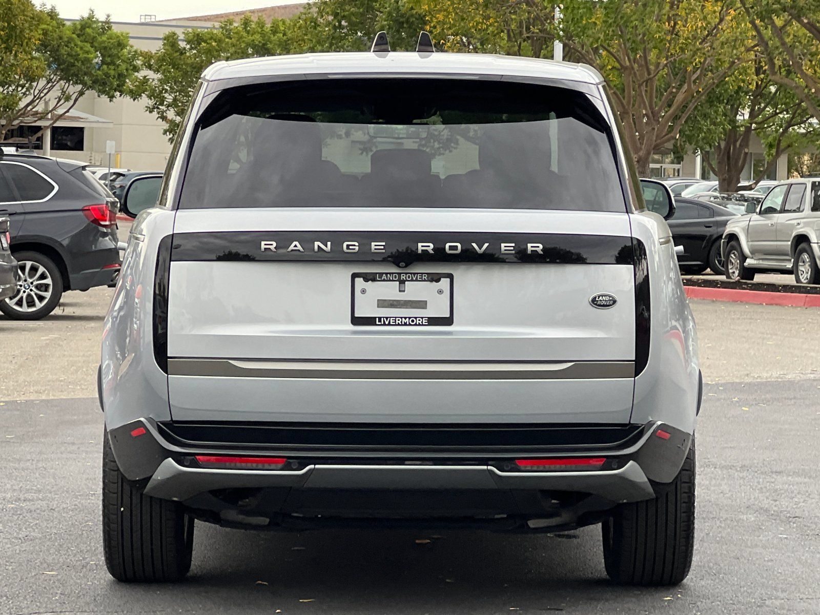 Used 2023 Land Rover Range Rover SE AWD/4WD image 5