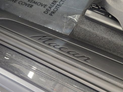 New 2025 Porsche Macan image 18