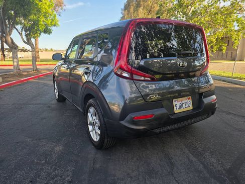 Used 2020 Kia Soul S FWD image 7