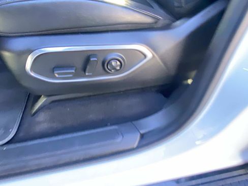 Certified 2024 Jeep Wagoneer L Series II w/ Convenience Group I image 35