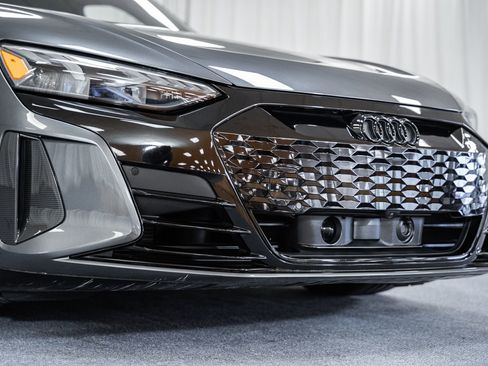 Used 2022 Audi RS e-tron GT w/ Carbon Performance Package image 10