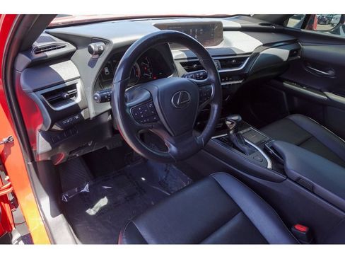 Used 2019 Lexus UX 200 w/ Premium Package FWD image 11