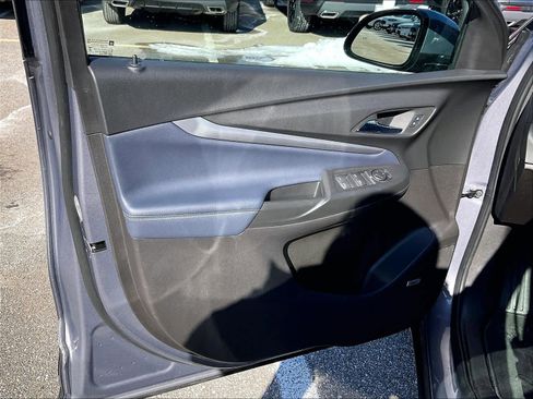 Used 2023 Chevrolet Bolt EUV Premier w/ Sun & Sound Package image 9