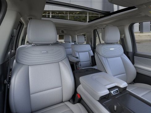 New 2026 Ford Expedition Platinum w/ Platinum Ultimate Package AWD/4WD image 10