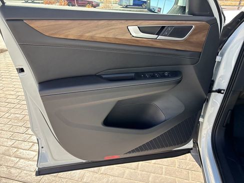 New 2026 Volkswagen Atlas SE image 10