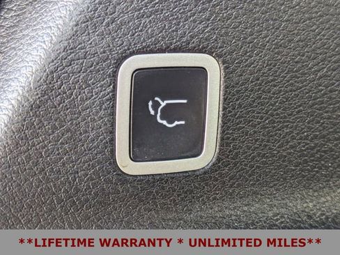 Used 2020 Chrysler Pacifica Limited image 15