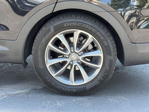 Used 2017 Hyundai Santa Fe SE AWD/4WD image 14