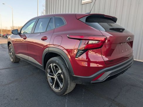 Used 2024 Chevrolet Trax RS image 2