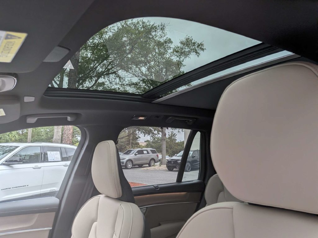 New 2027 Volvo XC90 T8 Plus AWD/4WD image 20