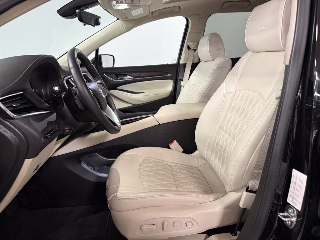 Used 2023 Buick Enclave Avenir FWD image 9