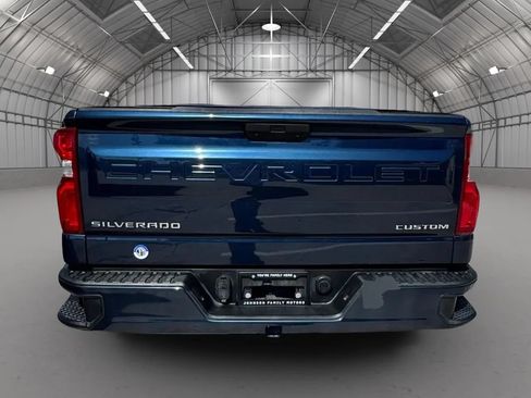 Used 2020 Chevrolet Silverado 1500 Custom w/ Custom Value Package RWD image 5