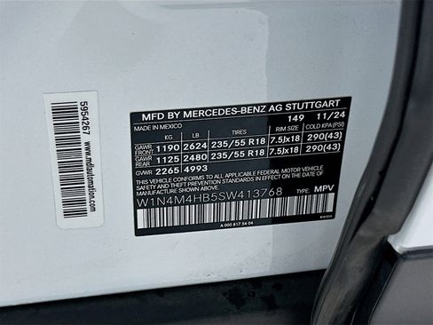 Certified 2025 Mercedes-Benz GLB 250 4MATIC image 34