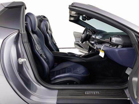 Used 2021 Ferrari 812 GTS RWD image 39