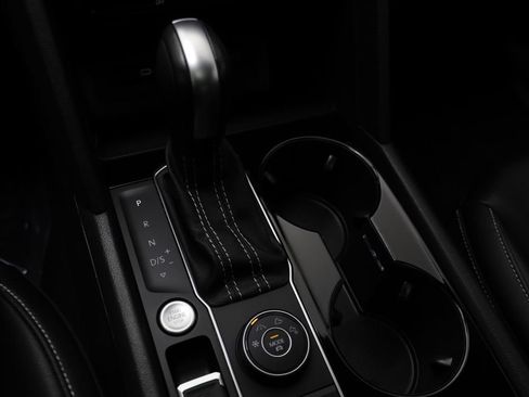 Certified 2023 Volkswagen Atlas SEL R-Line AWD/4WD image 11