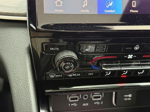New 2025 Jeep Grand Cherokee L Limited AWD/4WD image 18