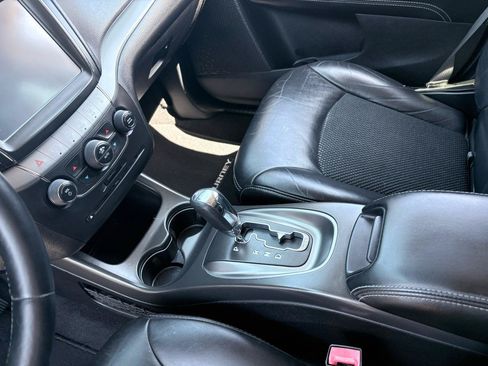 Used 2015 Dodge Journey Crossroad w/ Flexible Seating Group FWD image 8