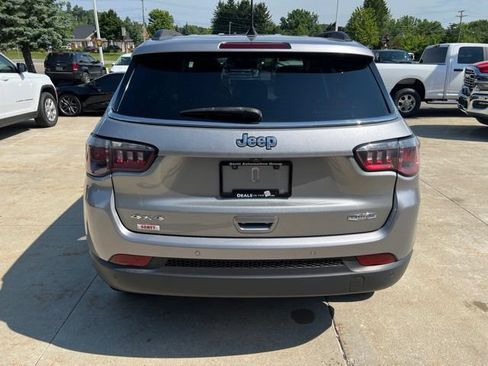 Certified 2019 Jeep Compass Latitude w/ Popular Equipment Group AWD/4WD image 5