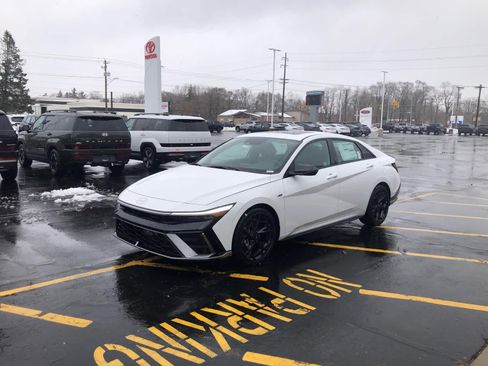New 2026 Hyundai Elantra N Line FWD image 4