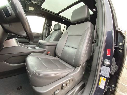 Used 2022 Chevrolet Tahoe Z71 w/ Luxury Package image 19