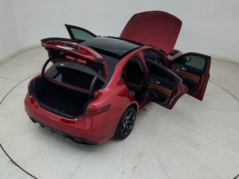 Used 2017 Alfa Romeo Giulia Ti w/ TI 19" Sport Package image 87