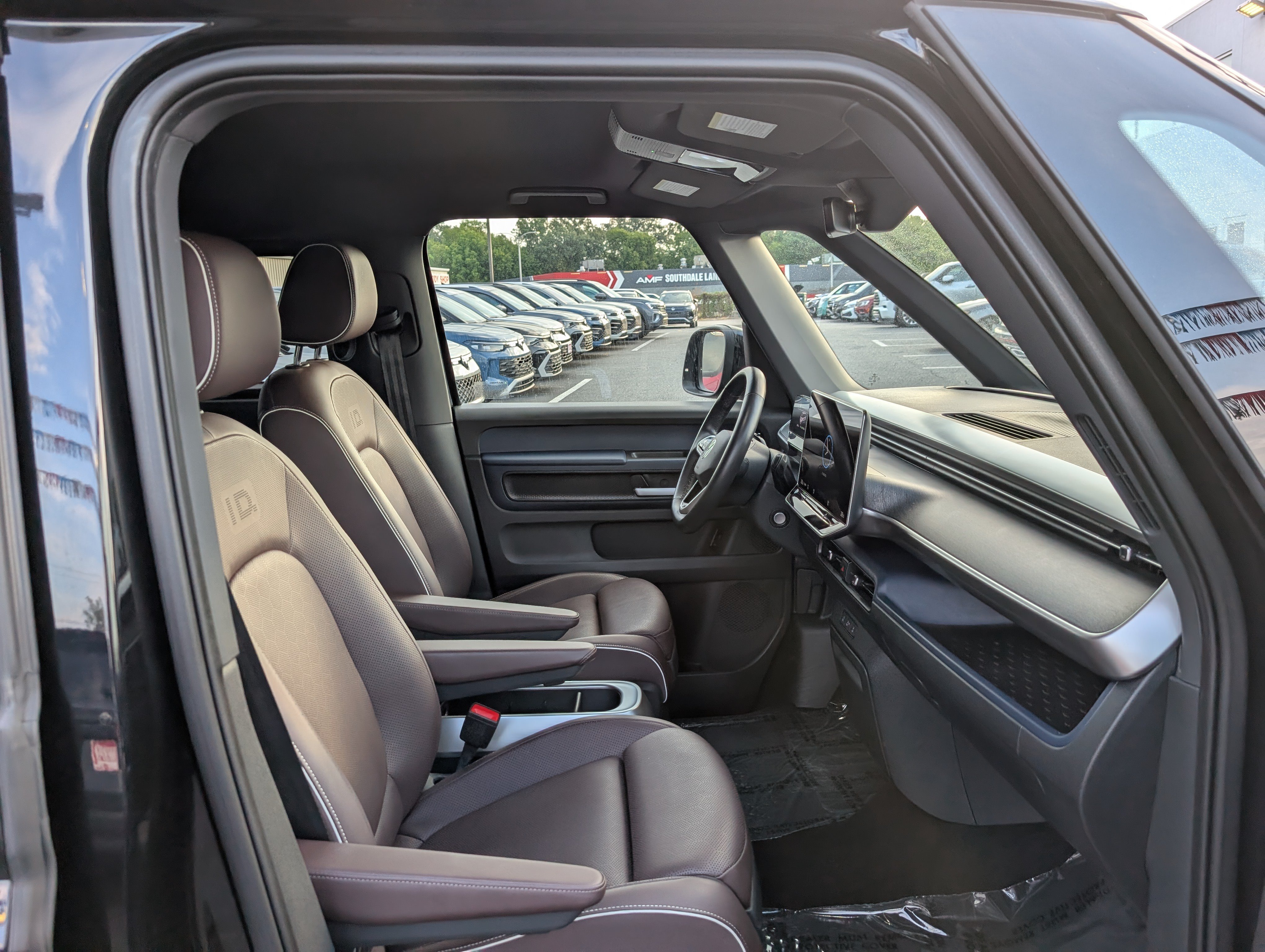 Used 2025 Volkswagen ID. Buzz 1st Edition RWD image 10