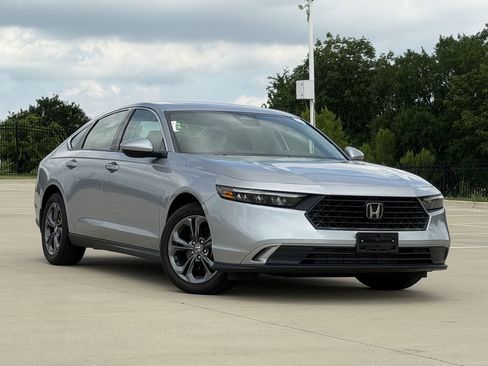 Used 2023 Honda Accord EX image 2