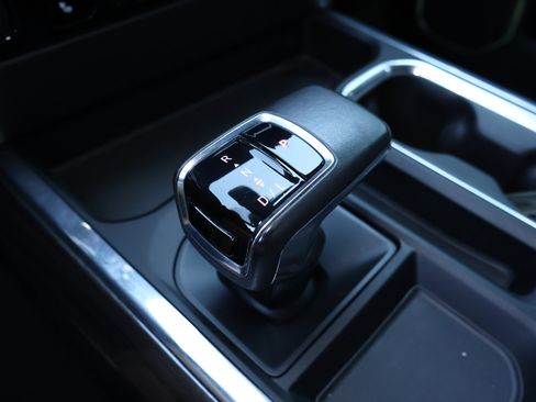 Used 2022 Chevrolet Silverado 1500 LTZ AWD/4WD image 21