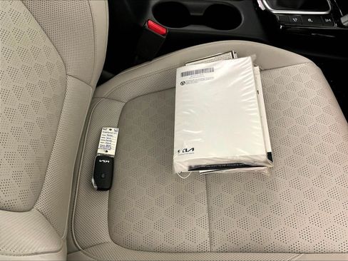 Used 2022 Kia Seltos EX AWD/4WD image 35