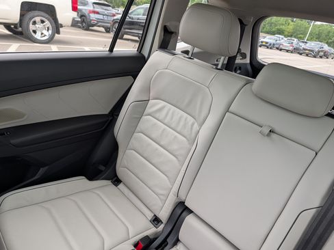 Used 2019 Volkswagen Tiguan SEL Premium w/ 3rd Row Seat Package AWD/4WD image 15