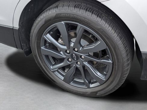 Used 2022 Chevrolet Equinox RS w/ RS Leather Package FWD image 9
