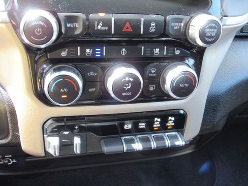 Used 2024 RAM 2500 Laramie w/ Safety Group AWD/4WD image 28