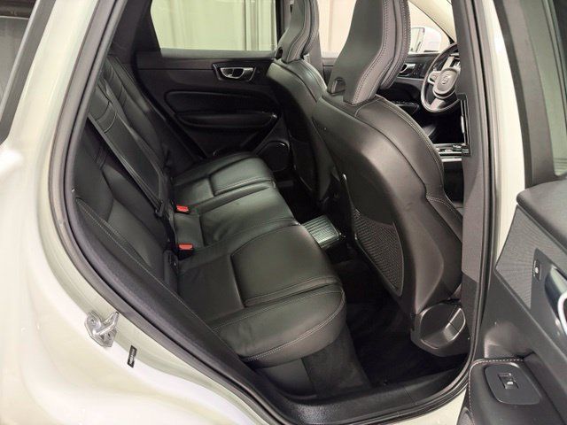 Used 2021 Volvo XC60 T8 Inscription AWD/4WD image 10