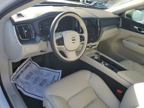 Used 2024 Volvo XC60 B5 Core image 21