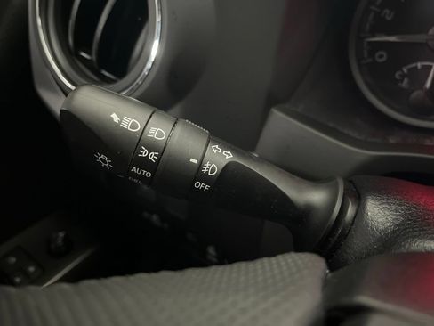 Used 2021 Toyota Tacoma TRD Off-Road AWD/4WD image 66