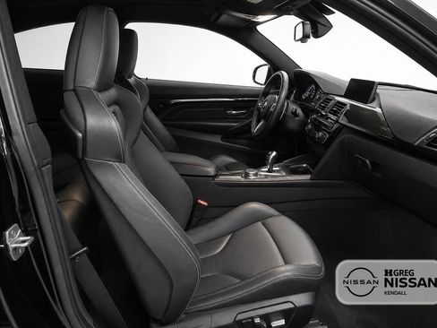 Used 2018 BMW M4 Coupe RWD image 12