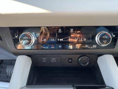 Used 2022 Mitsubishi Outlander SEL image 8