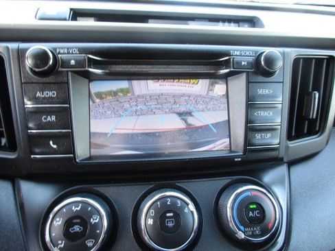 Used 2017 Toyota RAV4 LE w/ Carpet Mat Package FWD image 22