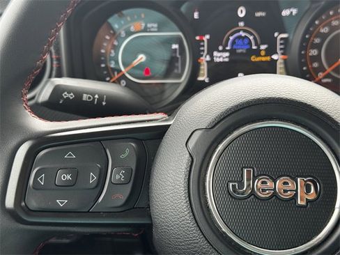 Certified 2024 Jeep Wrangler Unlimited Rubicon image 24
