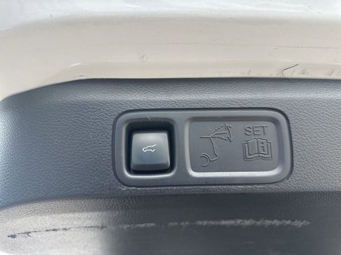 Used 2024 Ford Expedition Limited image 18