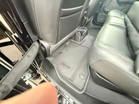 Used 2024 Dodge Durango GT image 15