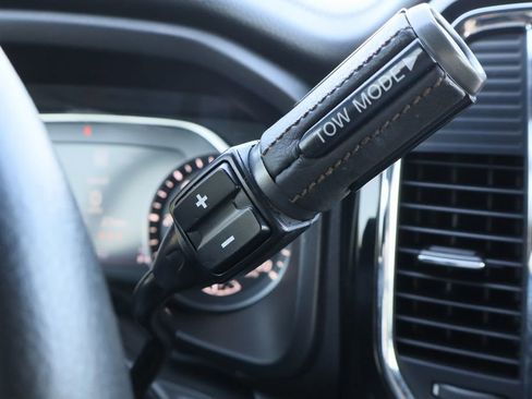 Used 2023 Nissan Titan Platinum Reserve w/ Moonroof Package image 18